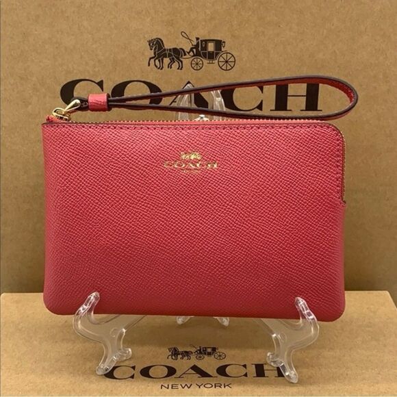 COACH Berry Coral Corner Zip Wristlet NWT Leather Clutch with Strap - Picture 17 of 17